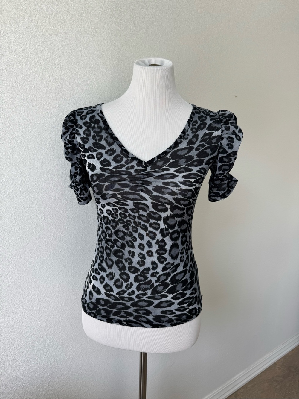 Y2K Sheer Gray Leopard V-Neck Ruffle Short Sleeve Top